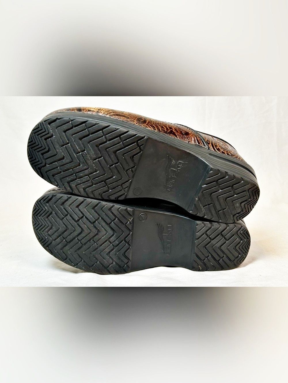 Dansko Dansko Brown Tooled Leather Professional Clogs Size US 9.5 / IT 39.5 - 6 Thumbnail