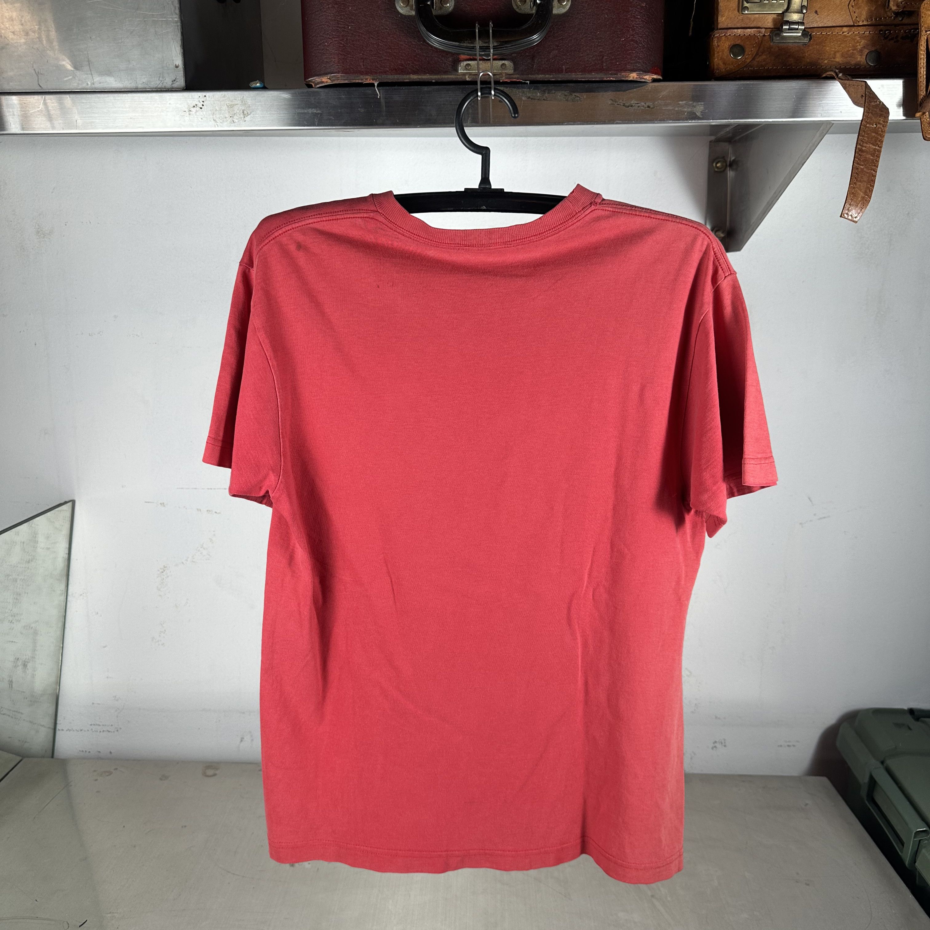 Vintage Vintage 2002 Suede A New Morning Album Rock Band T-shirt Size US M / EU 48-50 / 2 - 6 Thumbnail