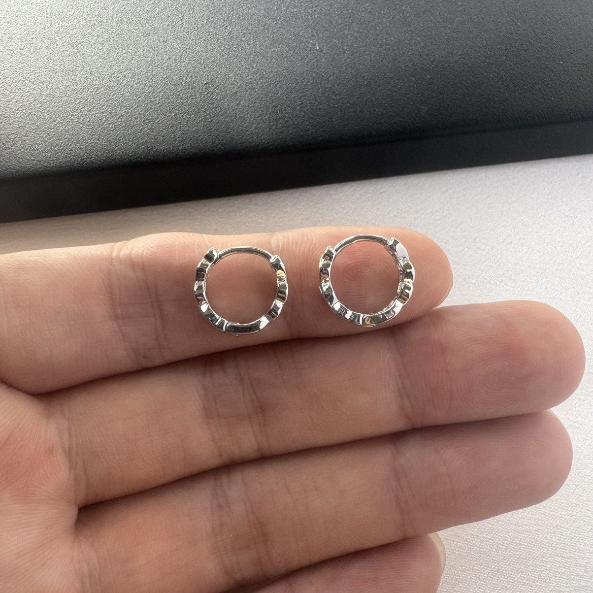 Other Small Silver Hoop Earrings for Men Women Unisex Style Size ONE SIZE - 7 Thumbnail