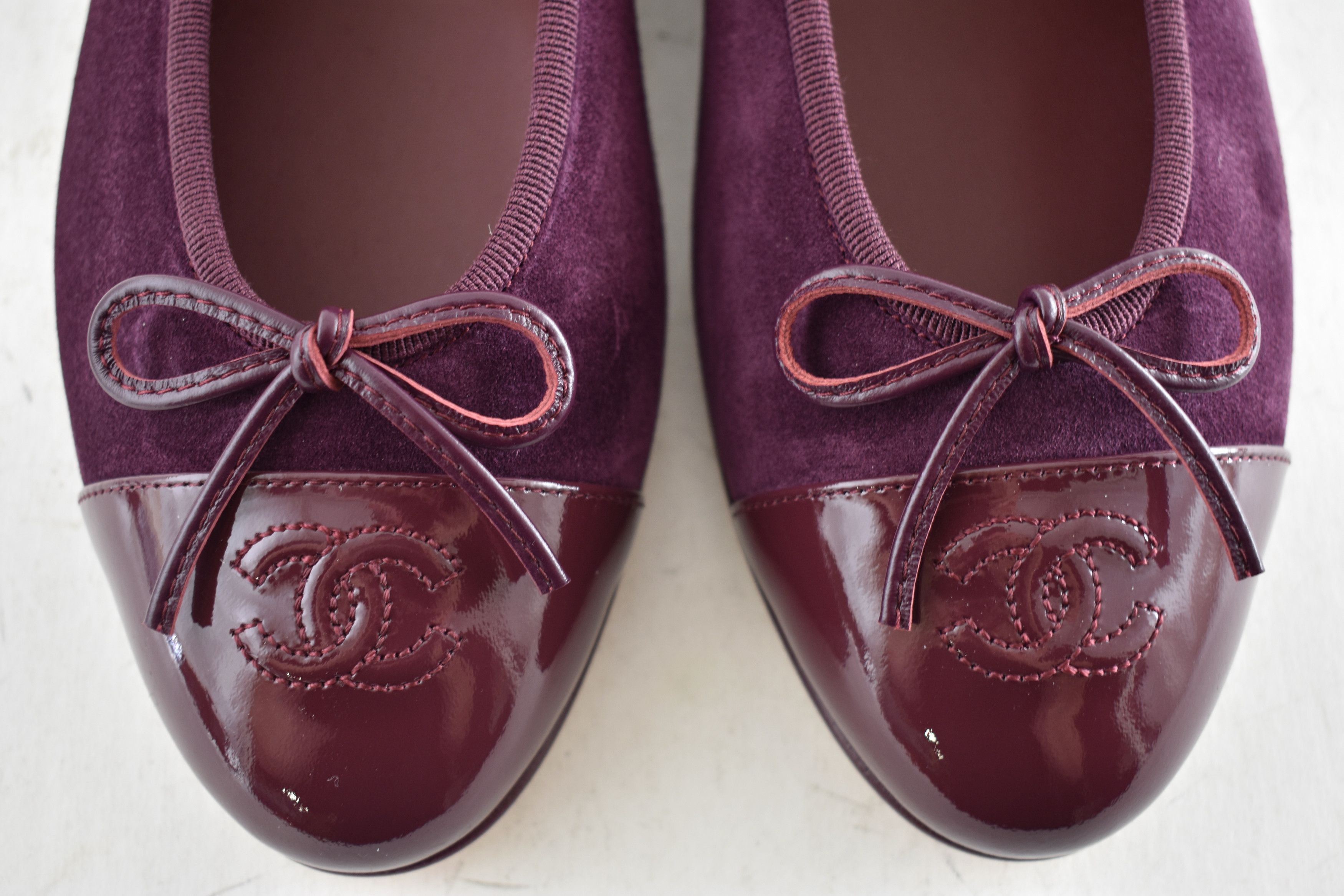 Chanel 26A Burgundy Purple Suede CC Logo Ballet Ballerina Flat 41 Size US 11 / IT 41 - 12 Thumbnail