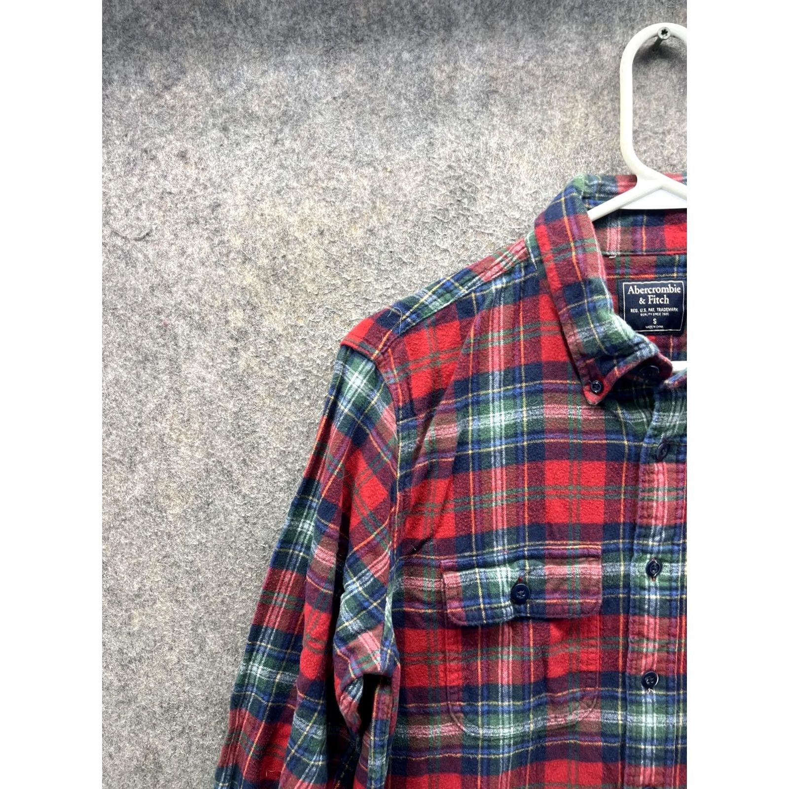 Abercrombie & Fitch Abercrombie & Fitch Shirt Mens Small Red Plaid Long Sleeve Flannel Button Up Size US S / EU 44-46 / 1 - 7 Thumbnail