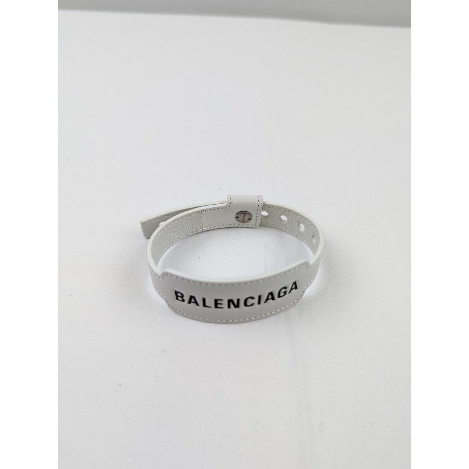 o1rshd1 Q:6 / Size: OS / Cash Logo Bracelet in White
