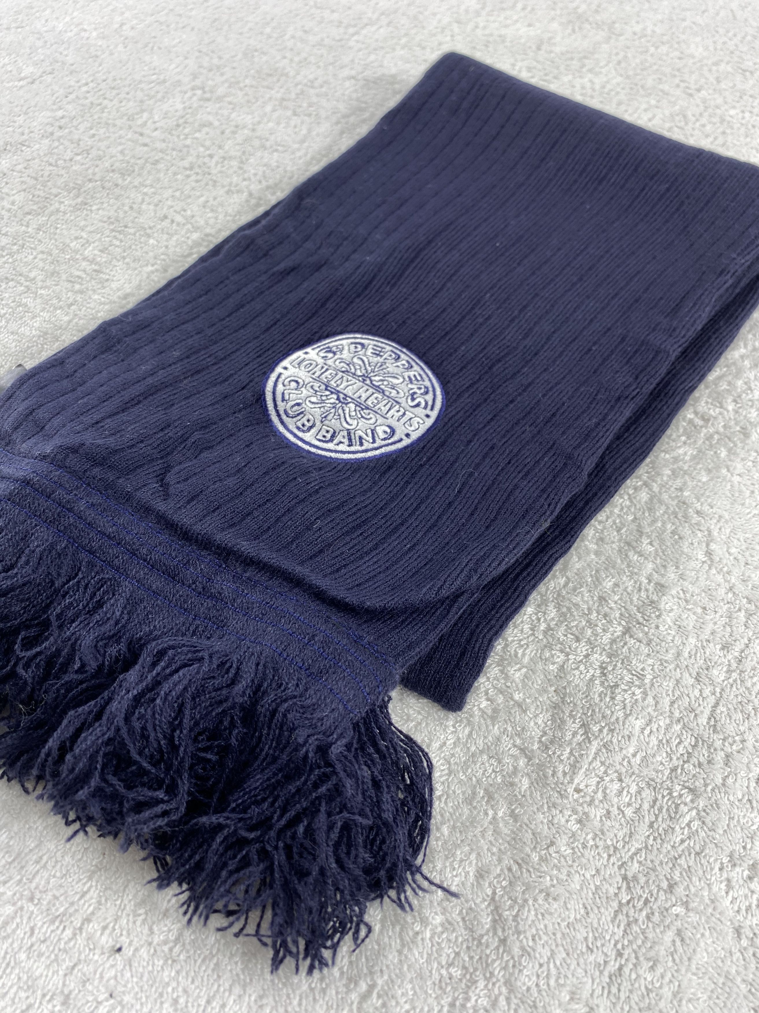 Vintage Vintage The Beatles Scarf/Muffler/Neckwear MF803 Size ONE SIZE - 3 Thumbnail