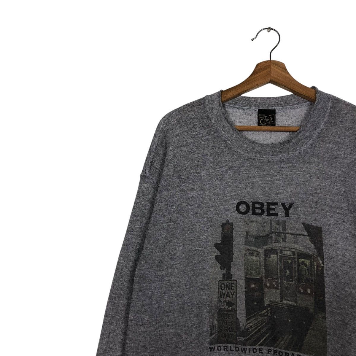 Obey 🔥VINTAGE SWEATSHIRT OBEY BIG LOGO OVER PRINT Size US M / EU 48-50 / 2 - 9 Thumbnail