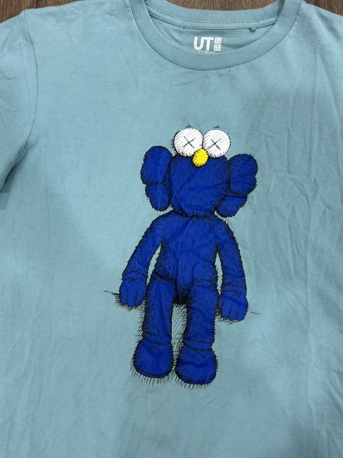Kaws Uniqlo Kaws T Shirt Size US S / EU 44-46 / 1 - 6 Thumbnail