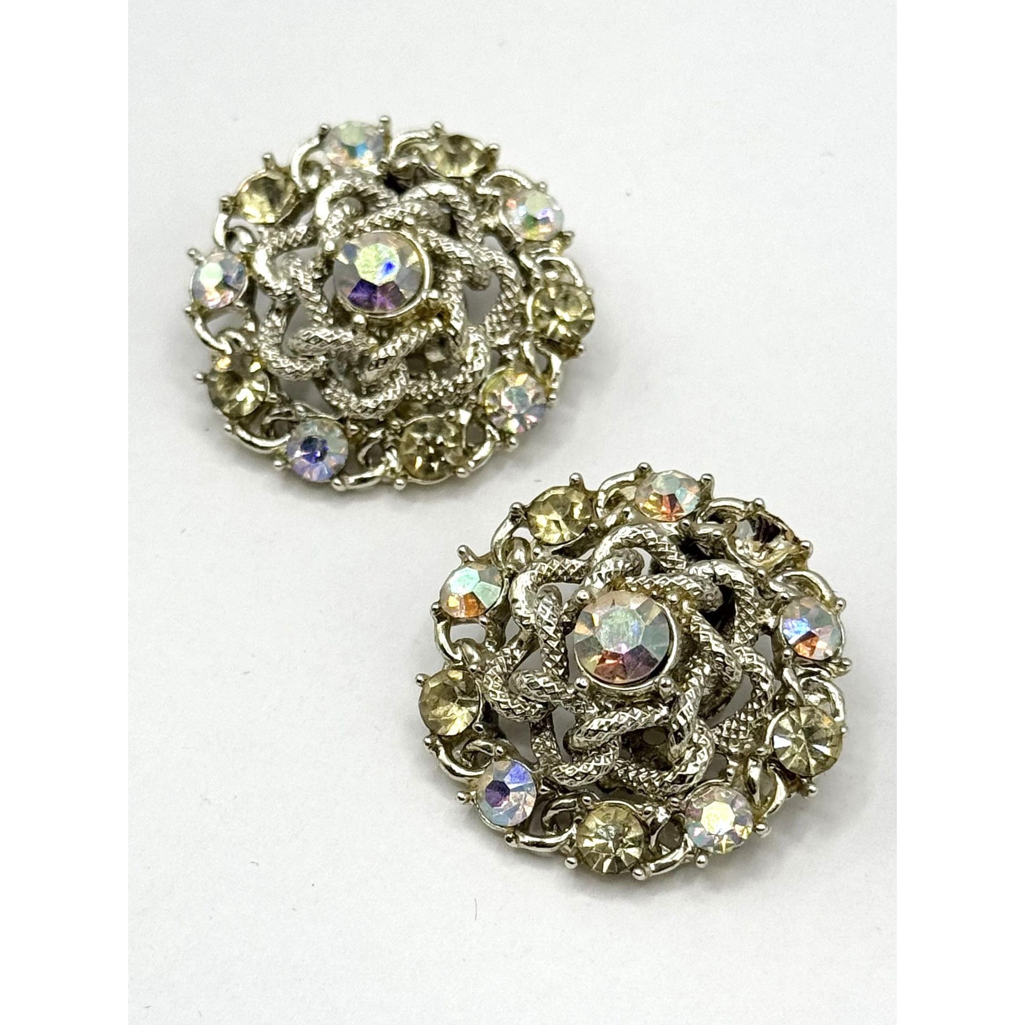 Vintage Vintage gold tone ab rhinestone clip on earrings Size ONE SIZE - 1 Thumbnail