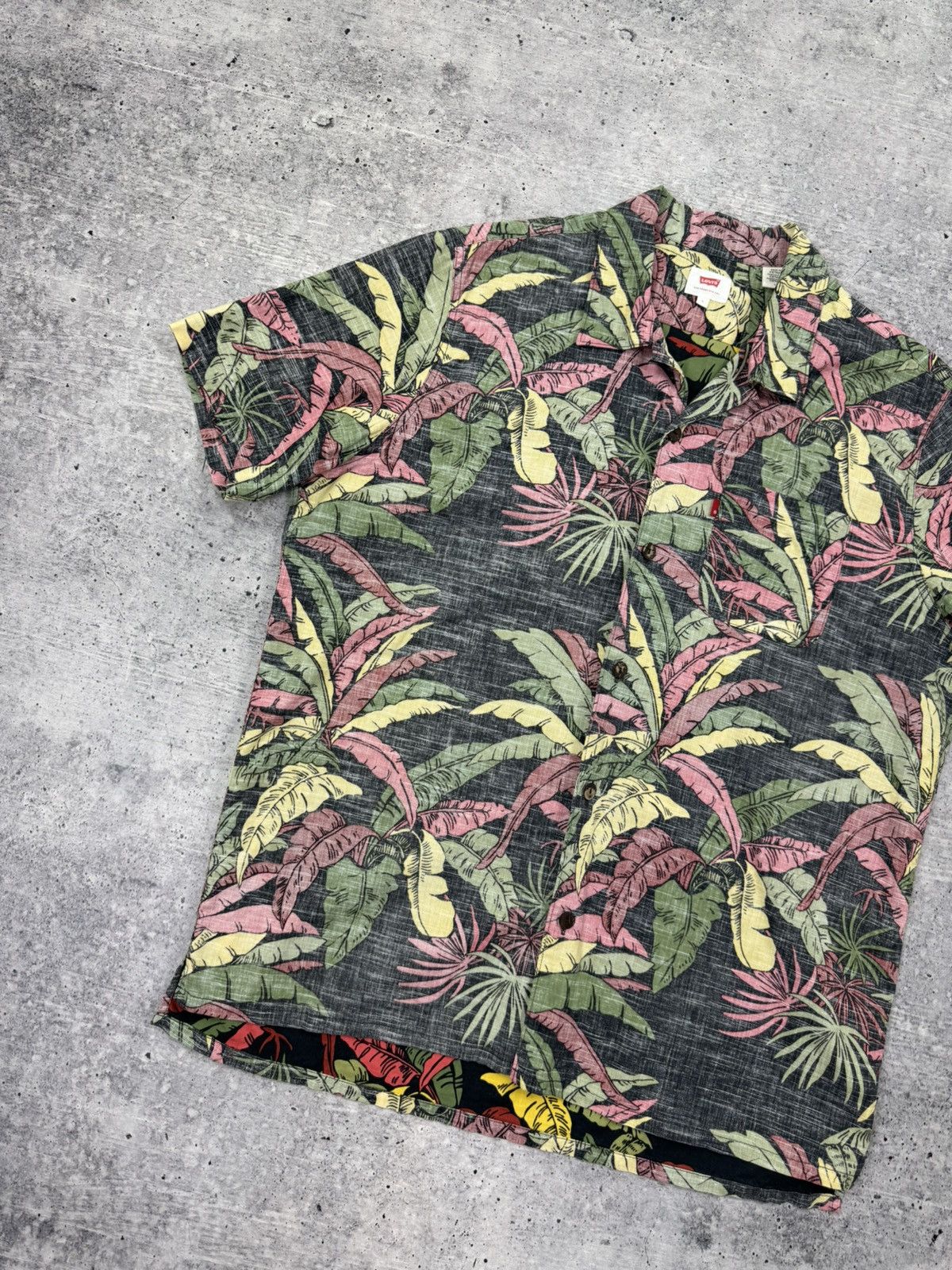 Levi's Levi’s Levis Hawaiian Button Short Sleeve Shirt Men Size L Size US L / EU 52-54 / 3 - 2 Thumbnail