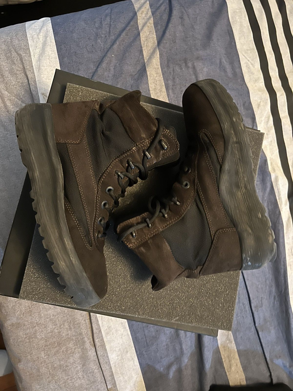靴 YEEZY SEASON5 SuedeandNylon MilitaryBoot Yeezy Nubuck Boot Season 5 Graphite/Black Men's - KM4003-136