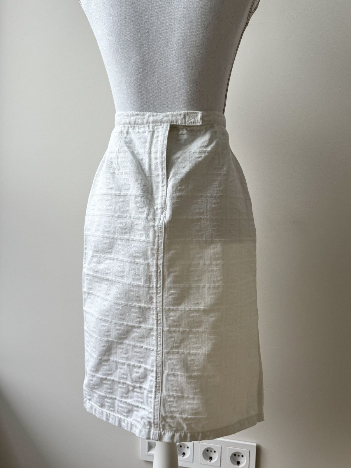 Fendi Vintage fendi skirt Size 27" / US 4 / IT 40 - 2 Thumbnail