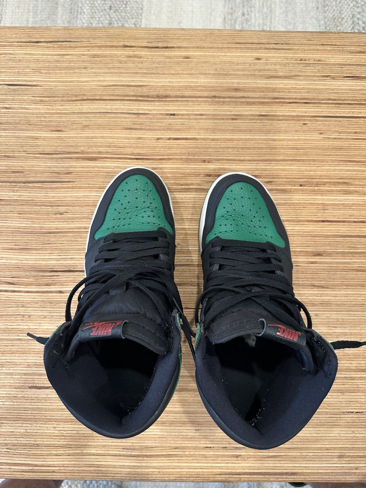 Jordan Brand Air Jordan 1 Retro High OG Black/Pine Green Size US 9.5 / EU 42-43 - 8 Thumbnail