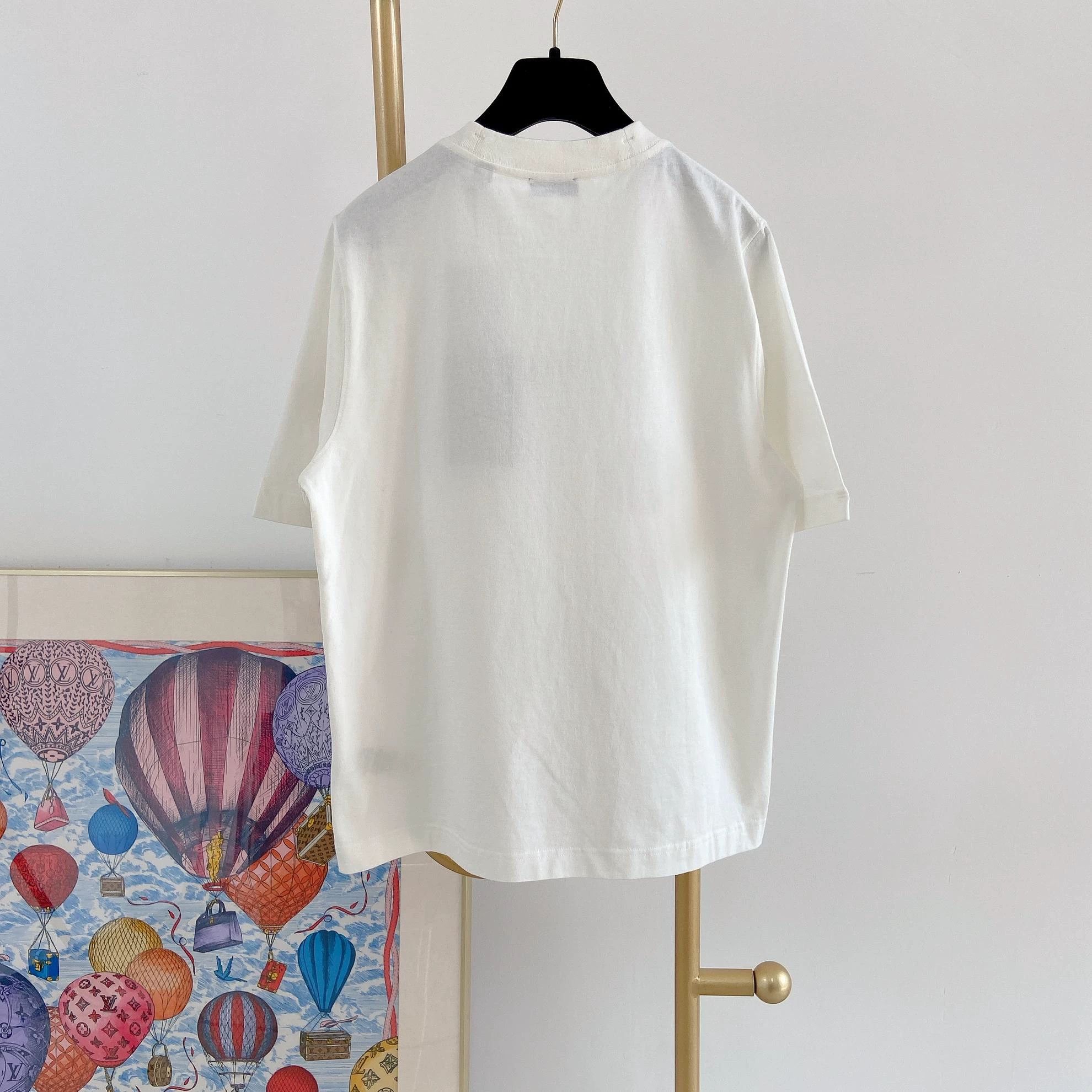 Burberry Burberry Floral Embroidered Tee XS New with tags Size XS / US 0-2 / IT 36-38 - 3 Thumbnail