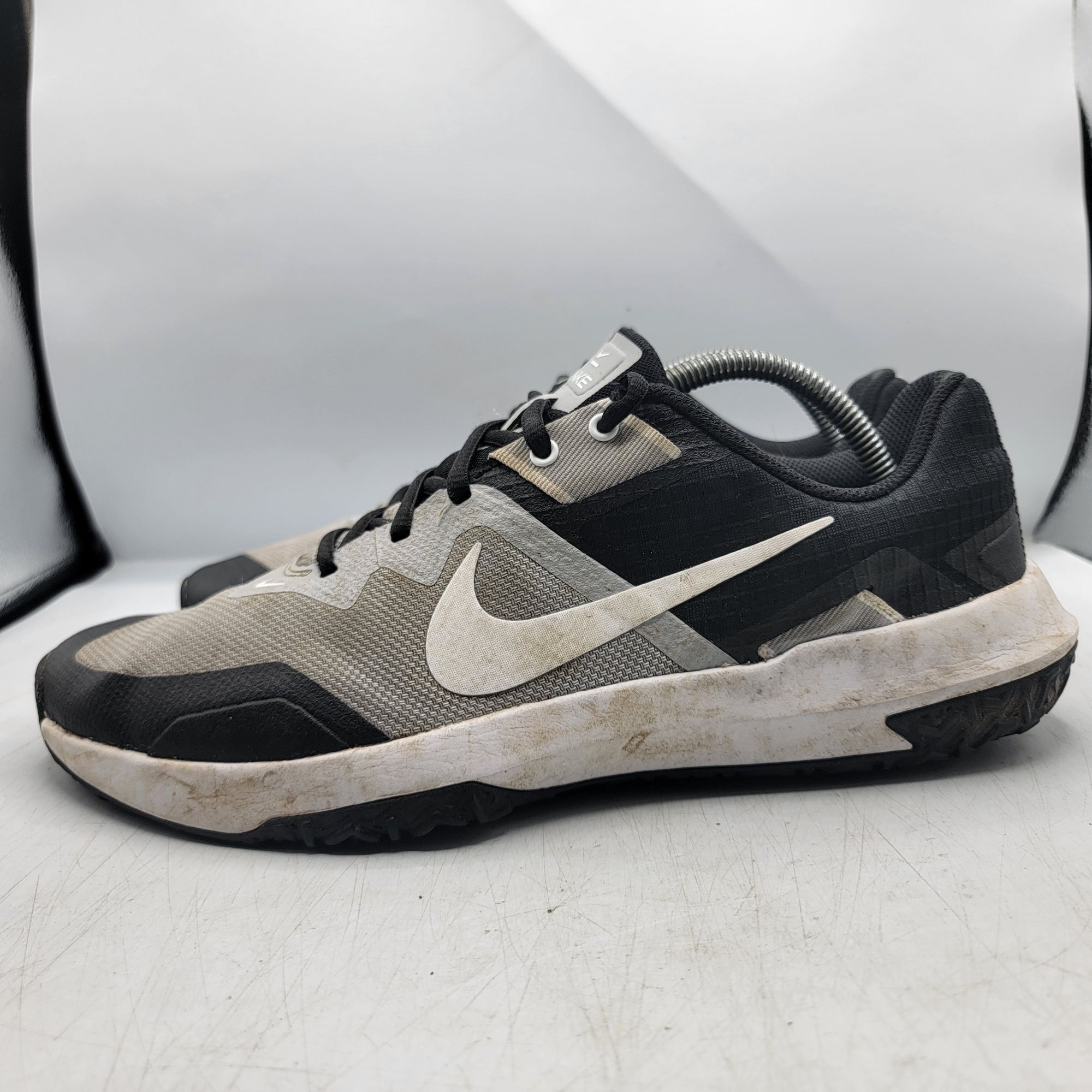 Nike Nike Varsity Compete TR 3 Mens 10 Light Smoke Grey Black Whi Size US 10 / EU 43 - 12 Thumbnail