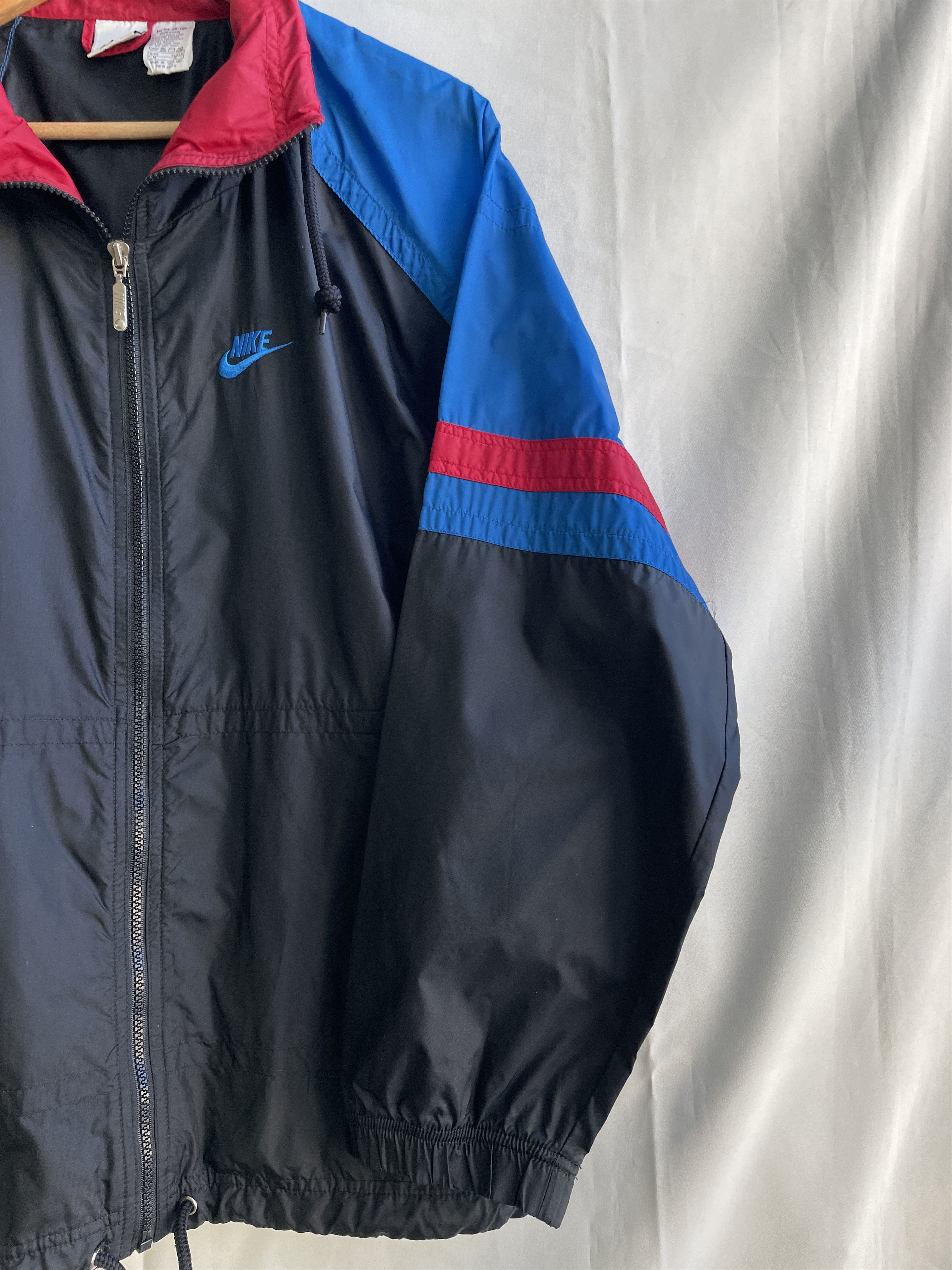 Nike Nike Vintage 90's Lightweight Nylon Windbreaker Size M Size US M / EU 48-50 / 2 - 5 Thumbnail