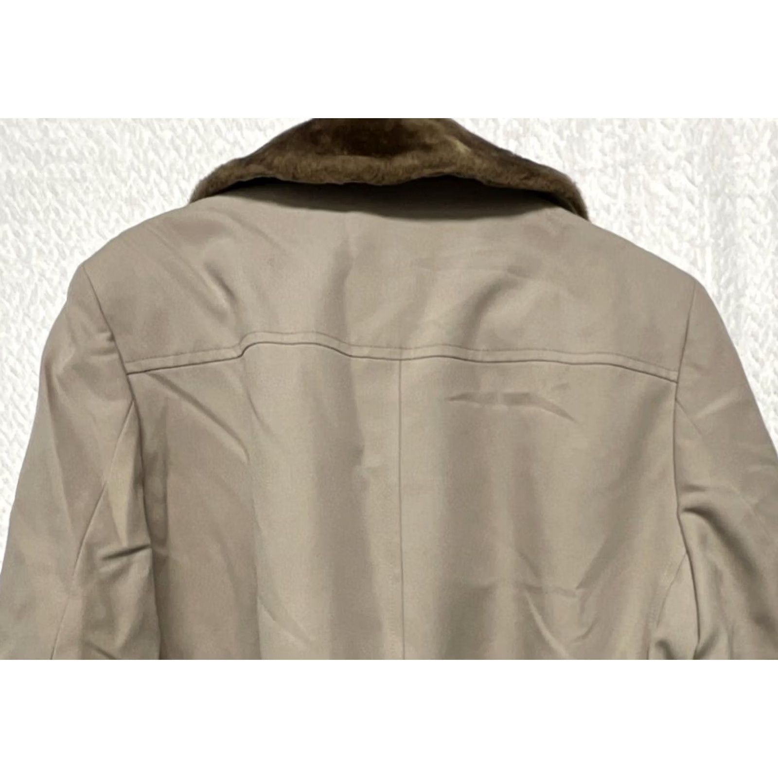 London Fog VINTAGE London Fog Coat Trench Coat Women’s M Beige Faux Fur Lined Belted Size M / US 6-8 / IT 42-44 - 4 Thumbnail