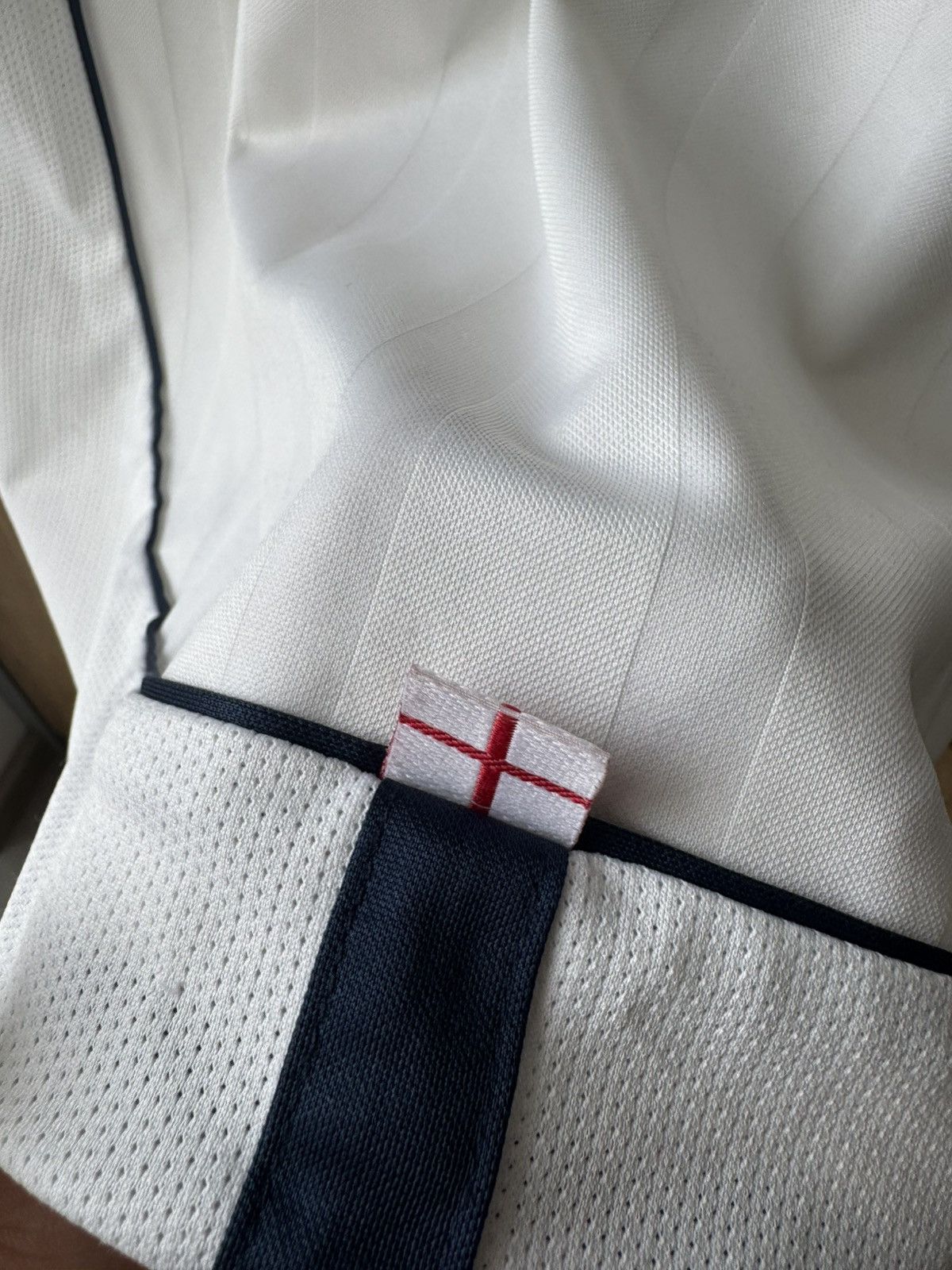 Umbro Umbro England David Beckham #7 Men's Football Soccer Jersey Size US XL / EU 56 / 4 - 9 Thumbnail