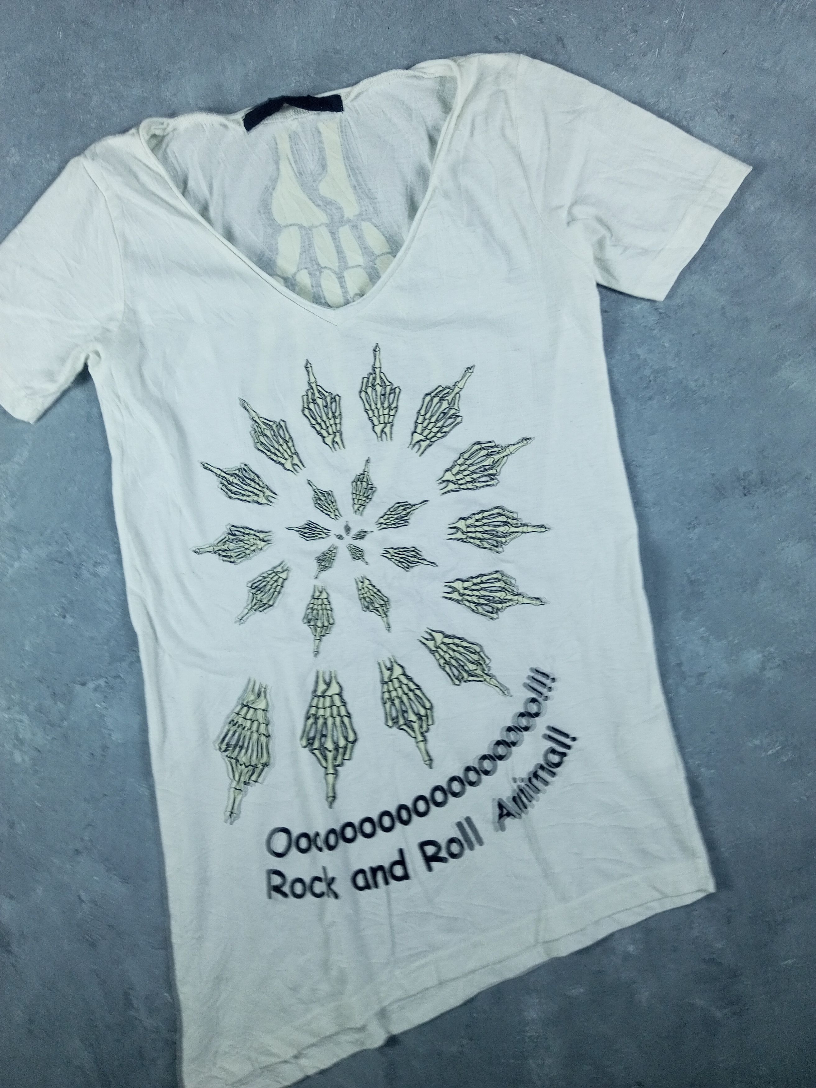 If Six Was Nine 2000s Asimetris Glad News Vneck Vkei Style T-shirt Size XS / US 0-2 / IT 36-38 - 2 Thumbnail