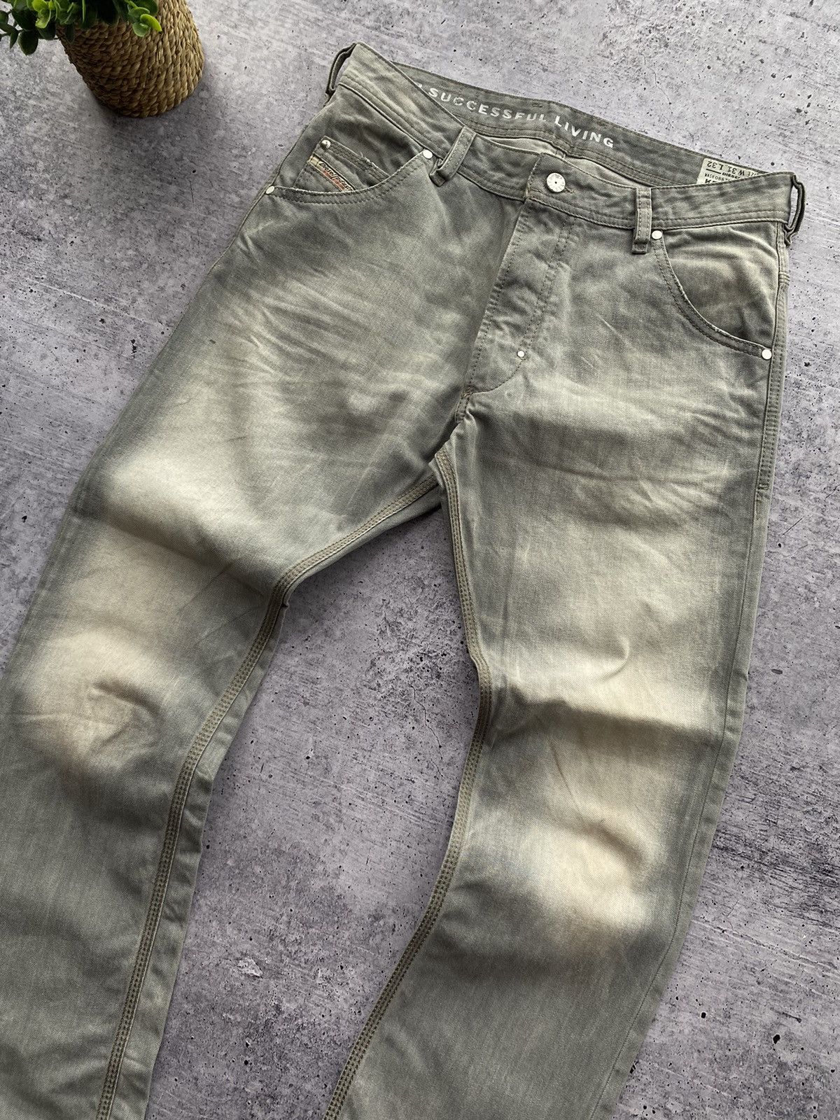 Diesel × Diesel Black Gold Diesel industry krooley Regular slim carrot jeans italy Size US 32 / EU 48 - 7 Thumbnail