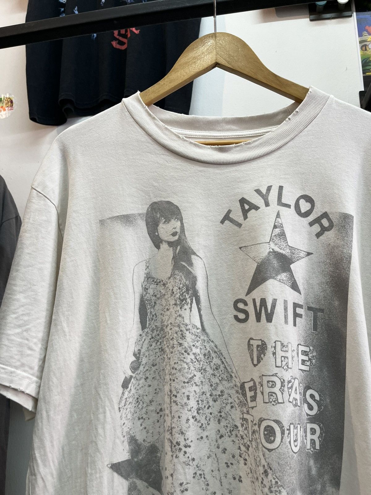 Band Tees Taylor Swift Size US XL / EU 56 / 4 - 1 Thumbnail
