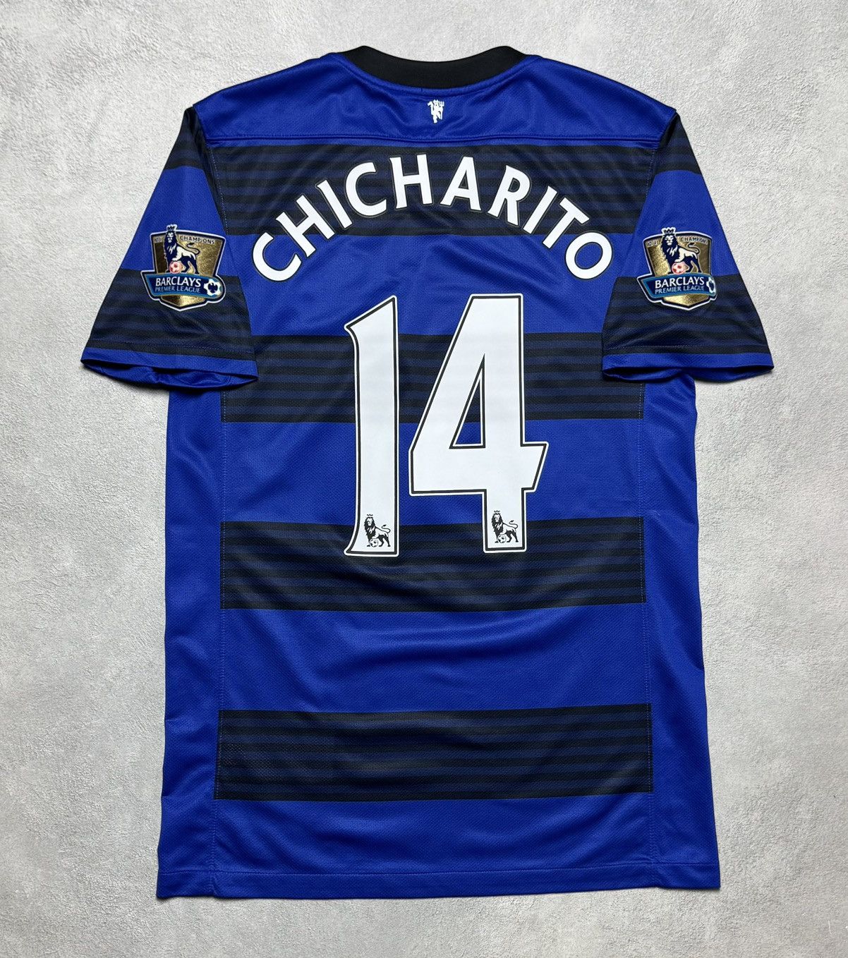 Nike Nike Manchester United 2011 Away Shirt Jersey #14 Chicharito Size US S / EU 44-46 / 1 - 1 Thumbnail