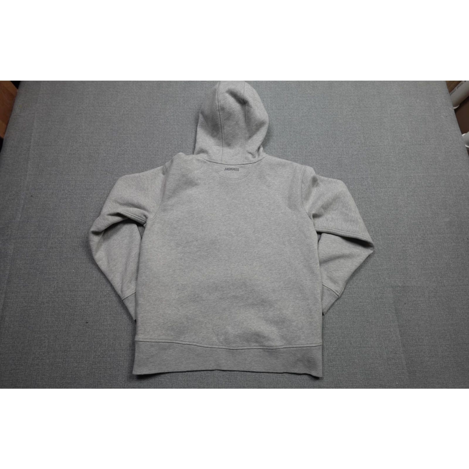 Vintage HOKA ONE ONE Sweatshirt Mens M Gray Fleece Pullover Hooded Pocket Logo Running Pullover Hoodie Jacket Bloodlines? Size US M / EU 48-50 / 2 - 5 Thumbnail