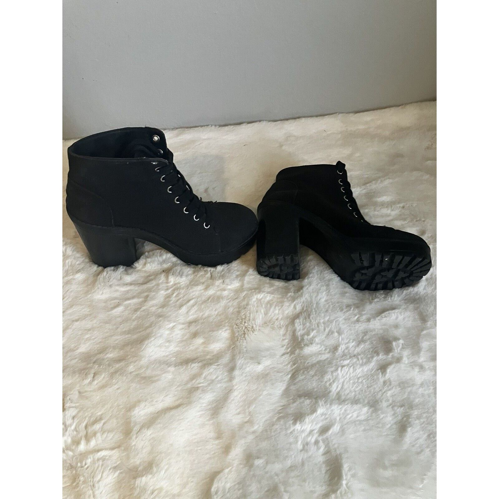 Divided DIVIDED H&M Women's Black Chunky Heel Ankle Booties Sz 7 Size US 7 / IT 37 - 2 Thumbnail