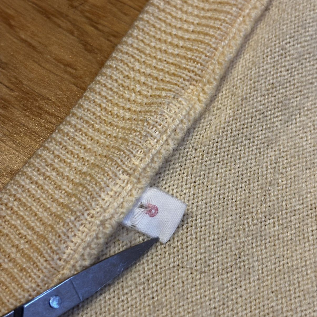 Lacoste Lacoste Vintage Sweater Jumper Croc Logo Beige/Yellow size L Size US L / EU 52-54 / 3 - 6 Thumbnail