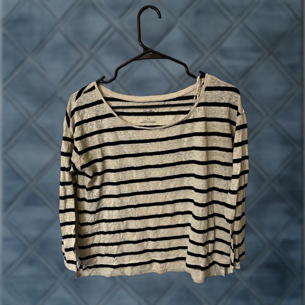 American Eagle Outfitters VINTAGE American Eagle Graphic Tee, Long Sleeve, Small, Gray Striped, Womens Size S / US 4 / IT 40 - 1 Thumbnail