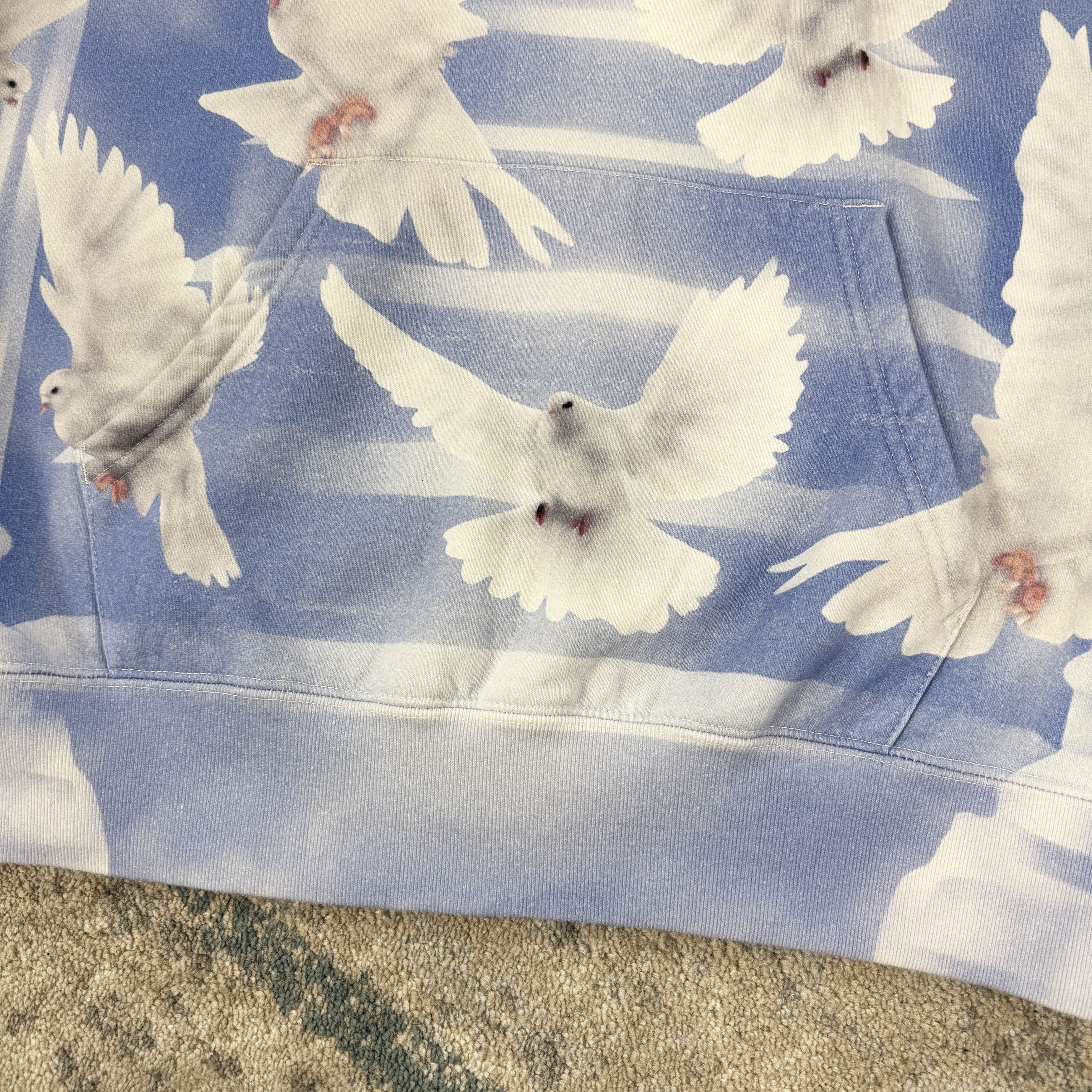 Supreme Supreme Doves Hooded Sweatshirt In Blue & White RRP £500 Size US M / EU 48-50 / 2 - 4 Thumbnail
