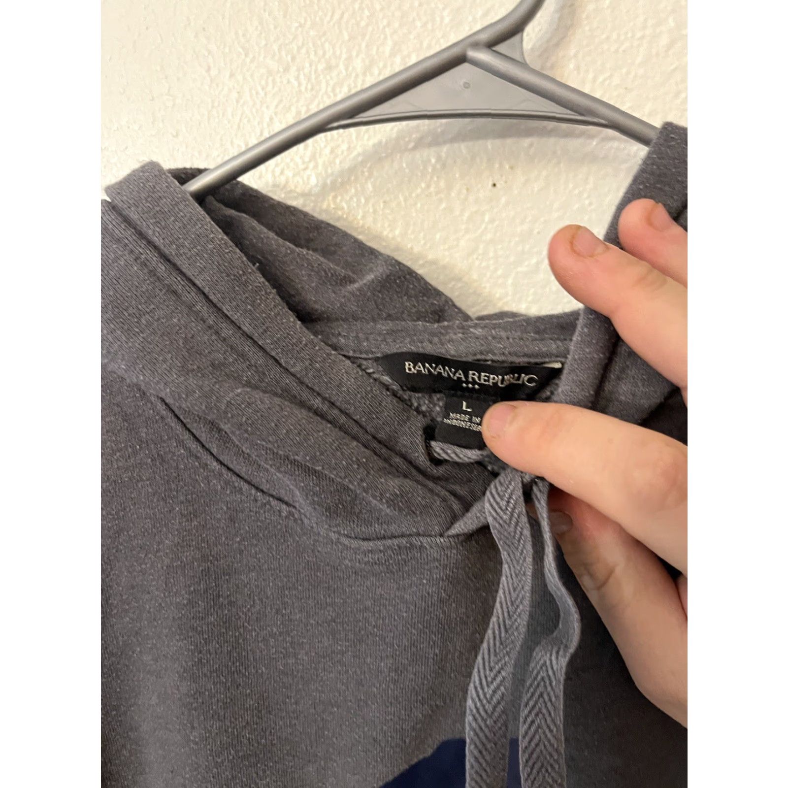 Banana Republic Banana Republic Hoodie Mens Pullover Fleece Graphic Front Pockets Large Gray Size L / US 10 / IT 46 - 2 Thumbnail