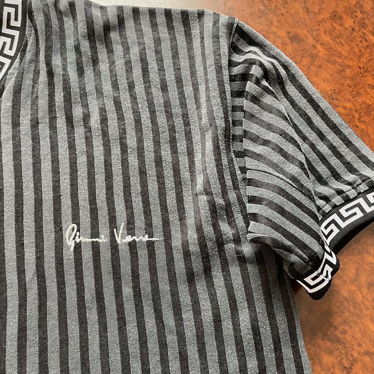 Versace Jeans Couture × Vintage Black 90s versace jeans couture polo tee shirt old money med Size US XL / EU 56 / 4 - 3 Thumbnail
