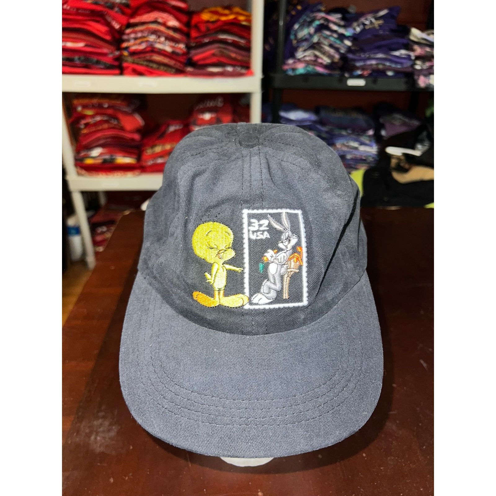Vintage Vintage Looney Tunes Snapback USA Stamps Bugs Tweety 90s VTG Size ONE SIZE - 2 Thumbnail