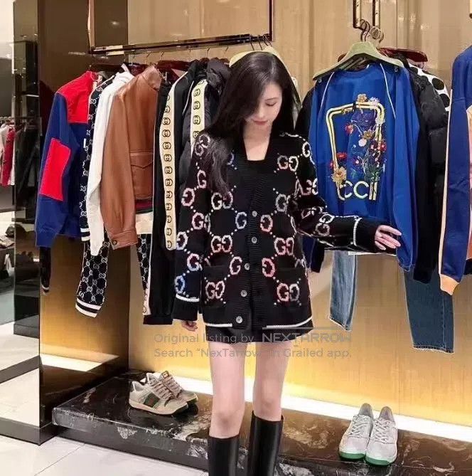 Gucci Gucci Black logo jacquard full-printed wool V-neck single- Size M / US 6-8 / IT 42-44 - 9 Thumbnail