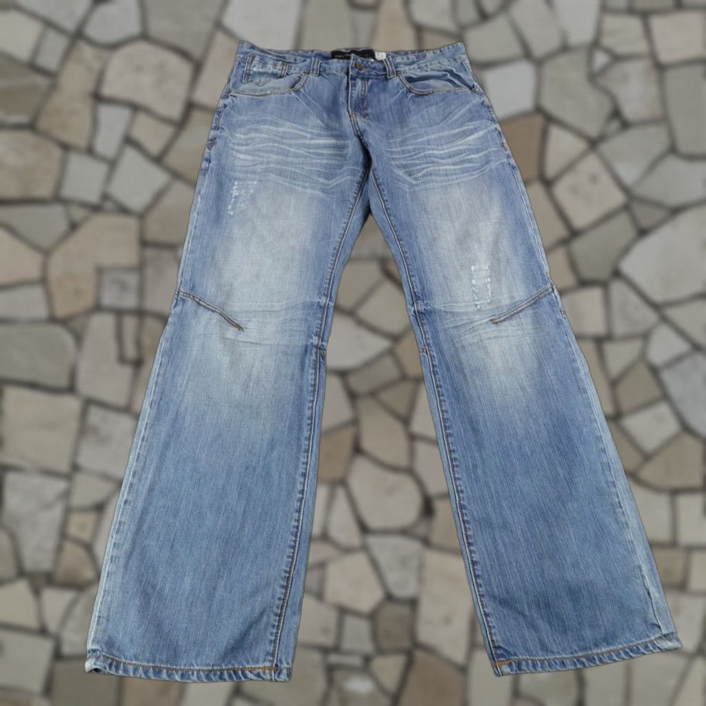 Rocawear VINTAGE Rocawear Jeans Mens 36 Blue Denim Bootcut Baggy Hip Hop Y2K Pants Regular Inseam 33 - Button Fly, Pockets, Logo - Size 36 Mens Blue Size US 36 / EU 52 - 1 Thumbnail