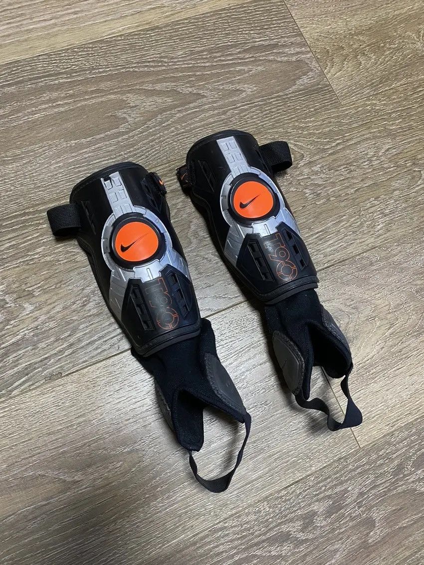 Nike × Vintage VTG Nike Total 90 Soocer Shields Size L Rare Black/Orange Size ONE SIZE - 1 Thumbnail