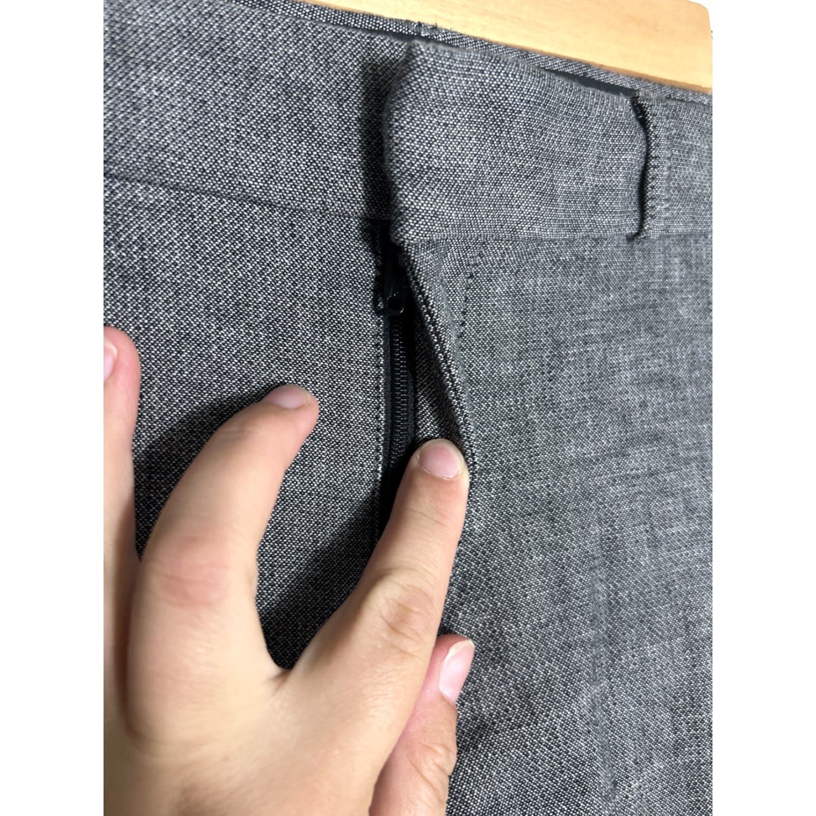 Banana Republic VINTAGE? Wait not vintage. Banana Republic Sloan Pants Women’s 4P Petite Gray Cotton Rayon Dress Pants Slim Fit 30x25 Womens Size 27" / US 4 / IT 40 - 6 Thumbnail