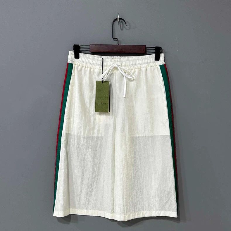 Gucci Gucci Size S Classic red and green striped shorts 2506-Nex Size 25" / US 0 / IT 36 - 1 Thumbnail