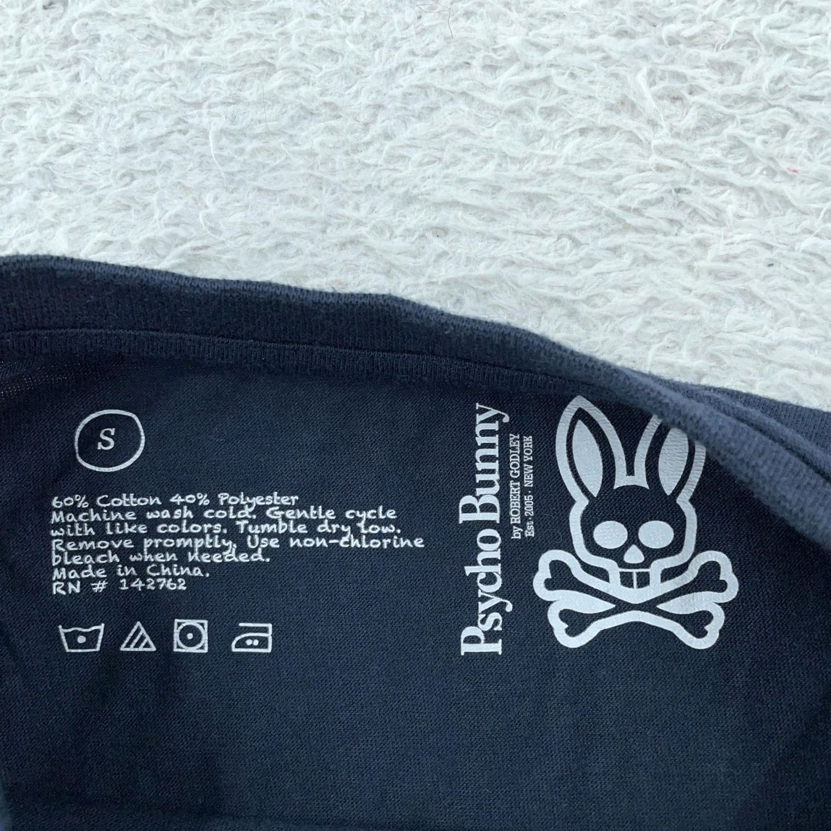 Psycho Bunny Psycho Bunny Shirt CROP FIT Small Navy V-Neck Short Sleeve Skull Bunny Logo Tee Mens Navy Small Tee Size US S / EU 44-46 / 1 - 8 Thumbnail