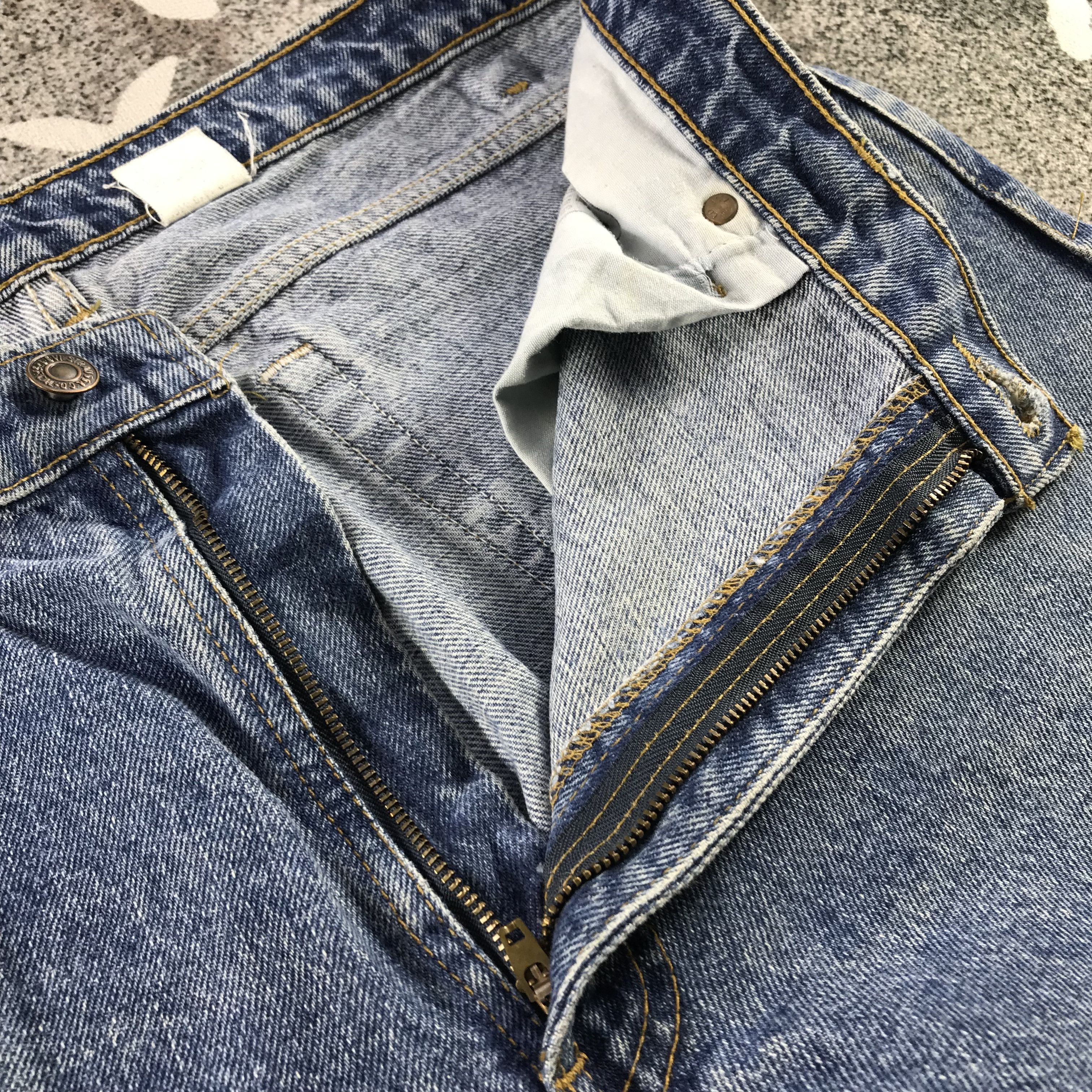 Levi's Vintage Levis 550 Jeans Medium Wash Denim KJ3356 Size US 34 / EU 50 - 9 Thumbnail