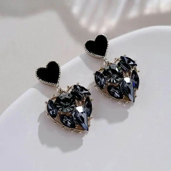 Other Women's Black Crystal Love Heart Dangle Drop Earrings Size ONE SIZE - 1 Thumbnail