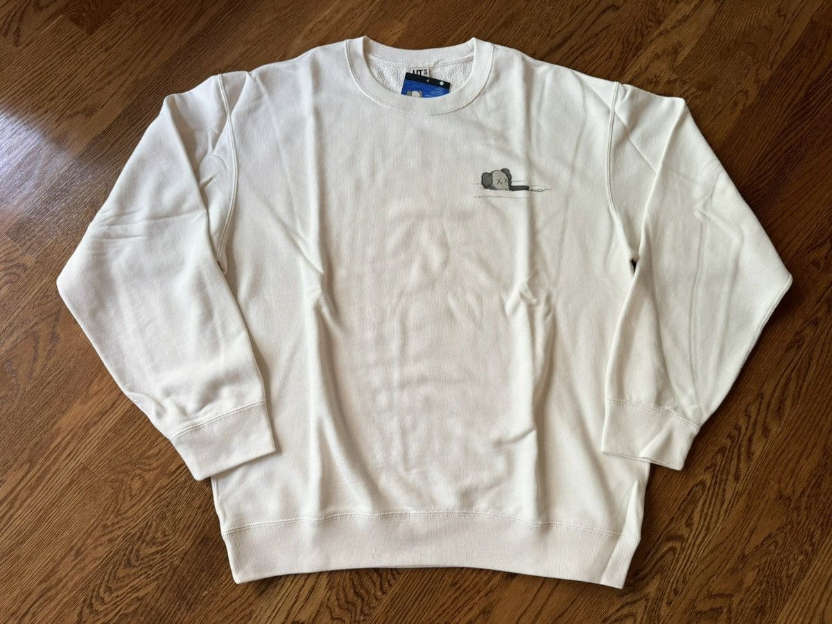 Kaws × Uniqlo Large Kaws Long Sleeve Sweatshirt White Uniqlo UT Peace for Size US L / EU 52-54 / 3 - 2 Thumbnail