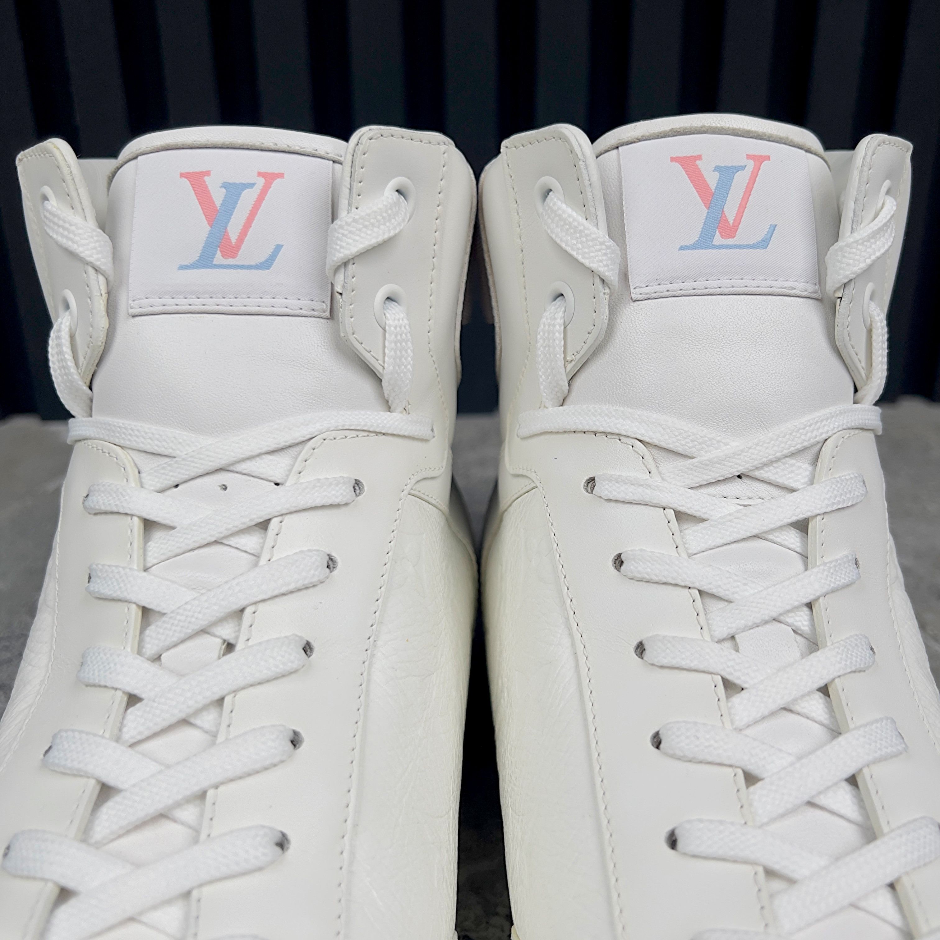 Louis Vuitton Louis Vuitton Rivoli Monogram High Sneaker Leather Size US 14 / EU 47 - 12 Thumbnail