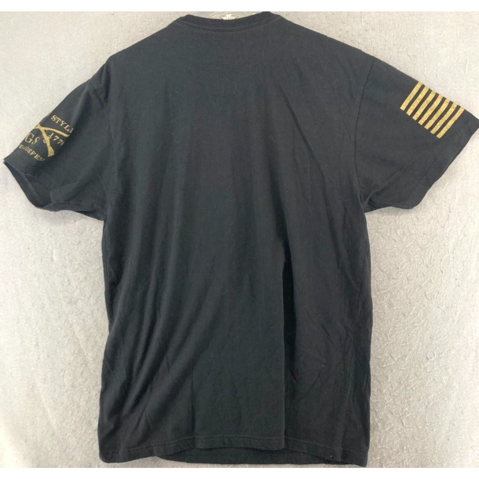 Vintage Grunt Style Mens T-Shirt XL Black Skull American Flag This Well Defend Shirt Mens XL Black Skull American Flag Grunt Style Size US XL / EU 56 / 4 - 6 Thumbnail