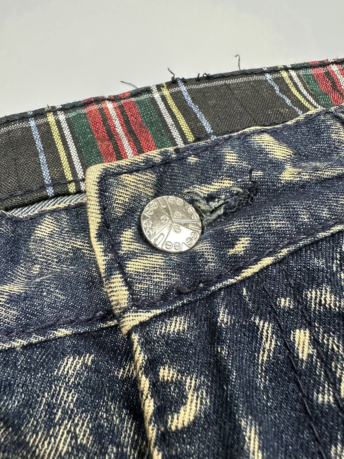 If Six Was Nine × Le Grande Bleu (L.G.B.) Nice Design Distressed Japanese Eevee Acid Washed Jeans Size US 32 / EU 48 - 8 Thumbnail