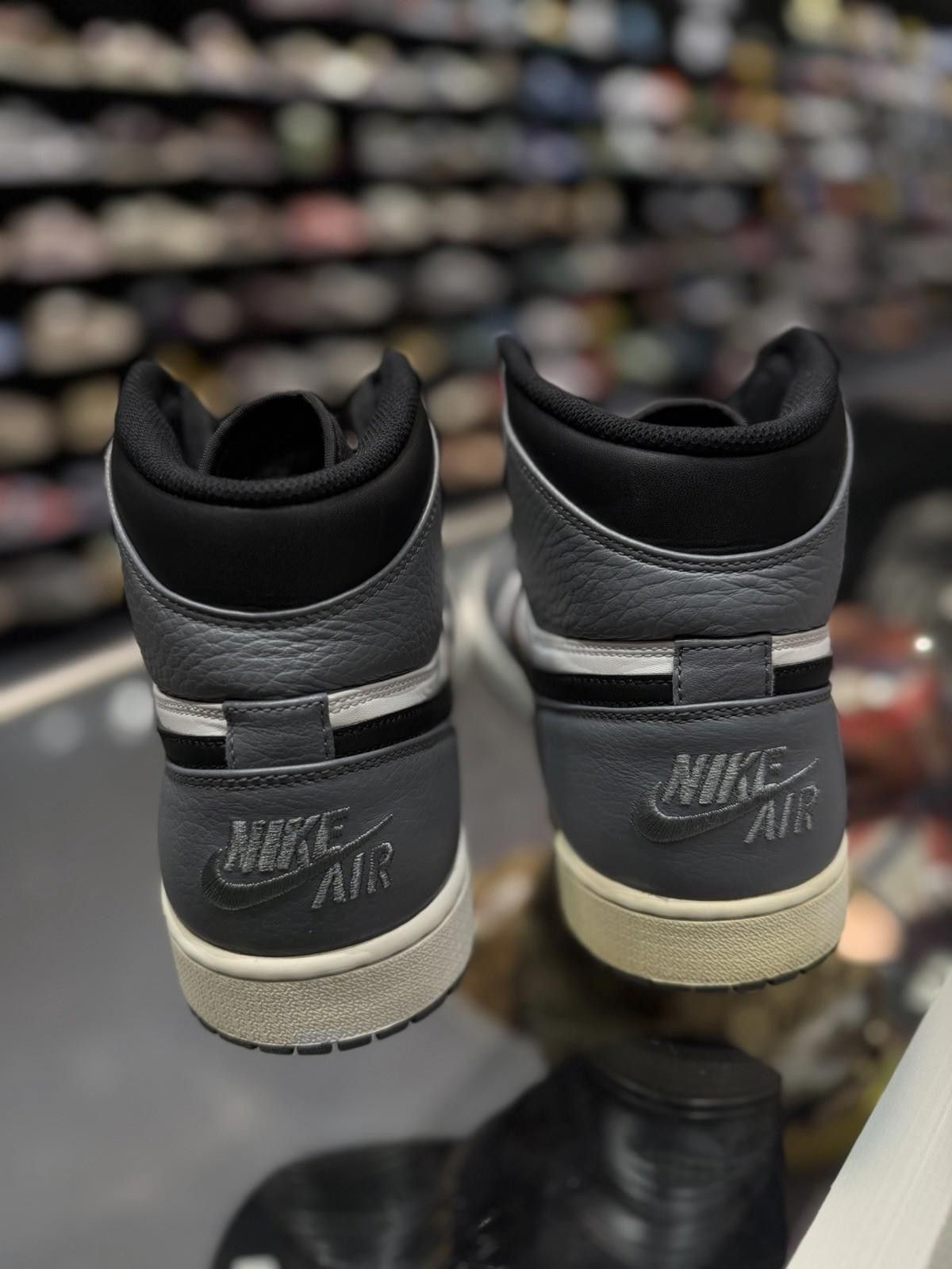 Nike Nike Air Jordan 1 Retro High Mens Rare Air Cool Grey 13 2016 Size US 13 / EU 46 - 6 Thumbnail