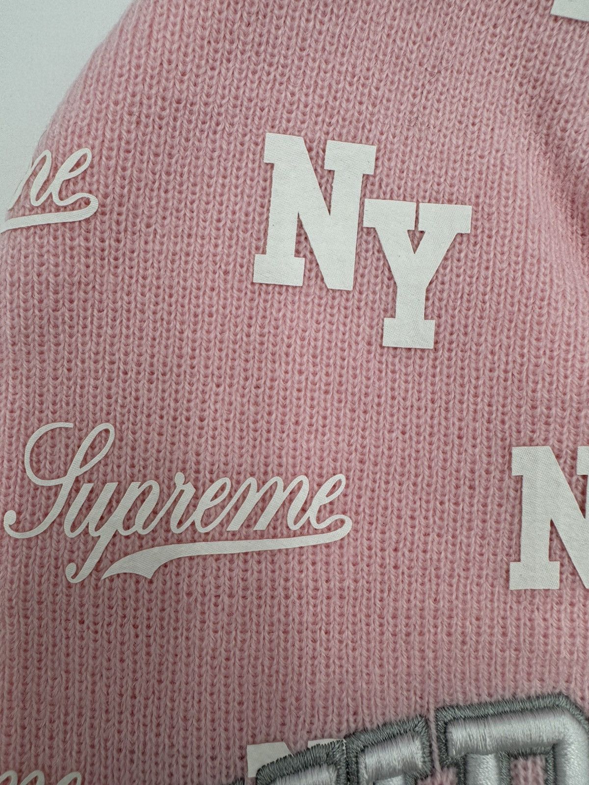 New Era × Supreme Supreme New Era Monogram Beanie Pink White Size ONE SIZE - 6 Thumbnail