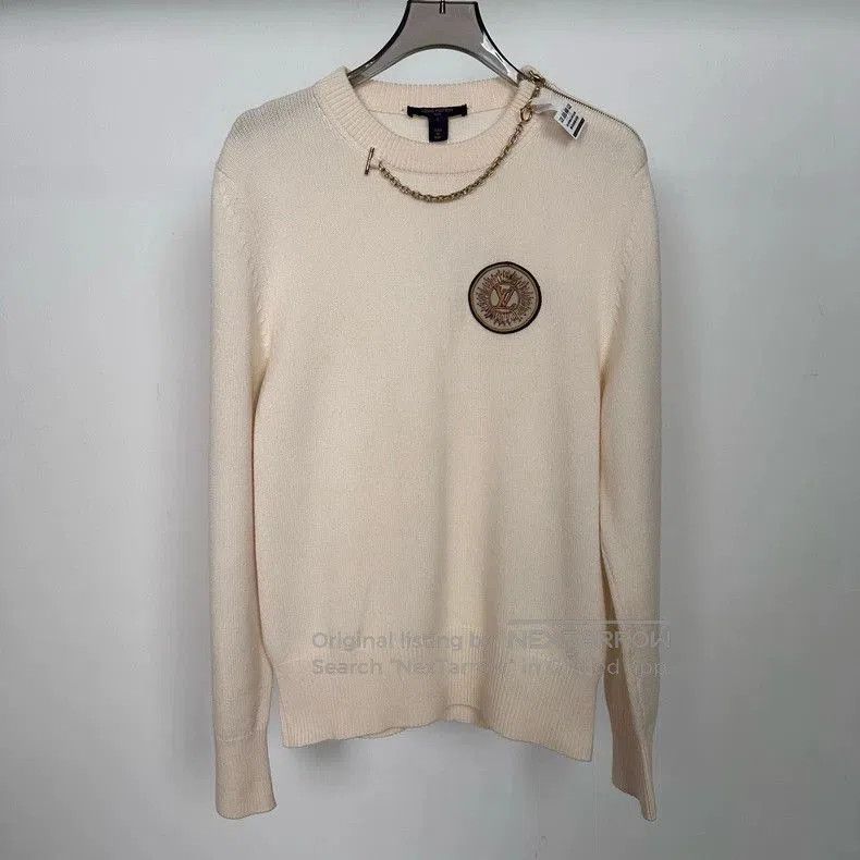 Louis Vuitton Louis Vuitton Cream Badge Cashmere Top. Size US L / EU 52-54 / 3 - 1 Thumbnail