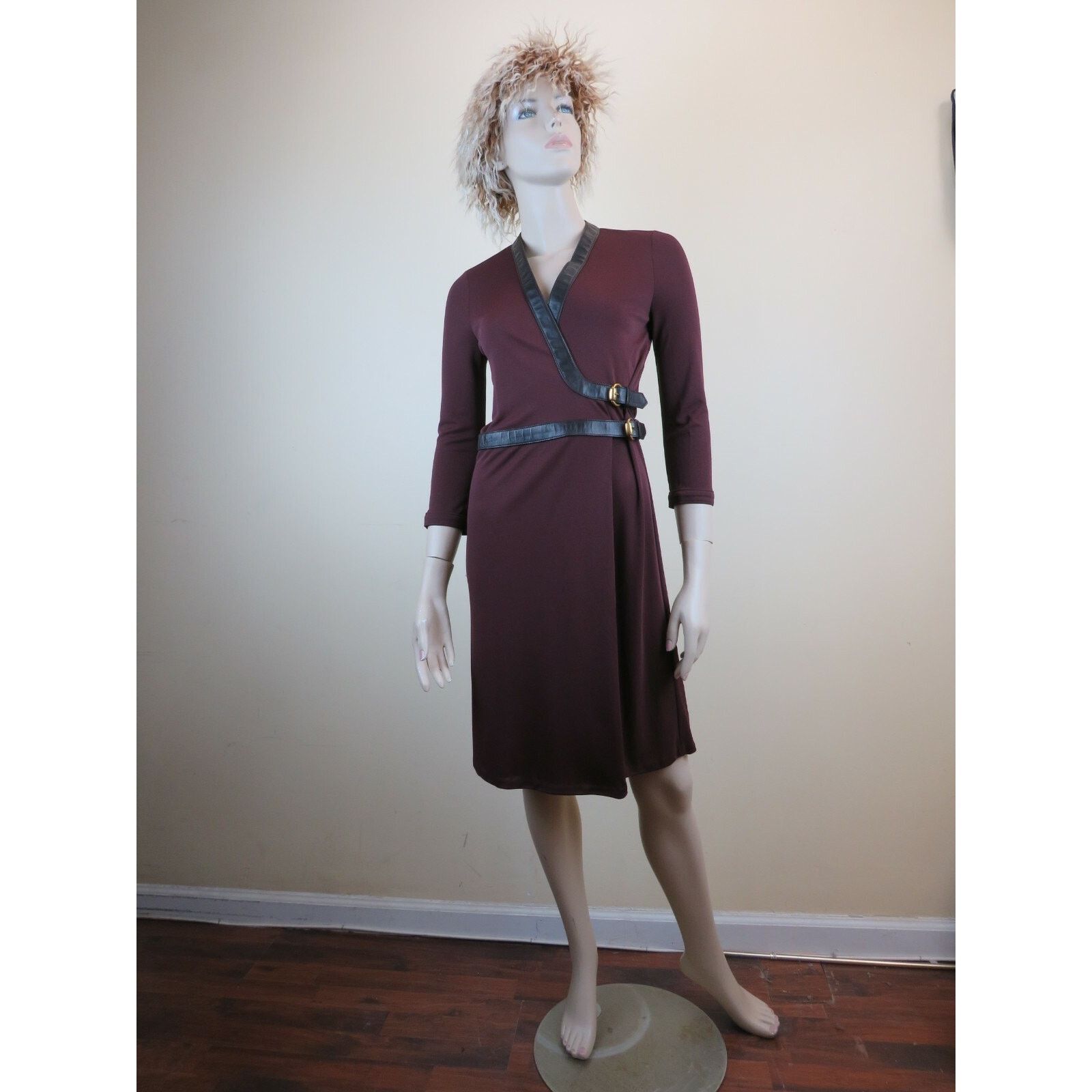 Gucci GUCCI WOOL BURGUNDY LEATHER SLEEVES GOLD BUCKLES DRESS 38 IT Size M / US 6-8 / IT 42-44 - 1 Thumbnail
