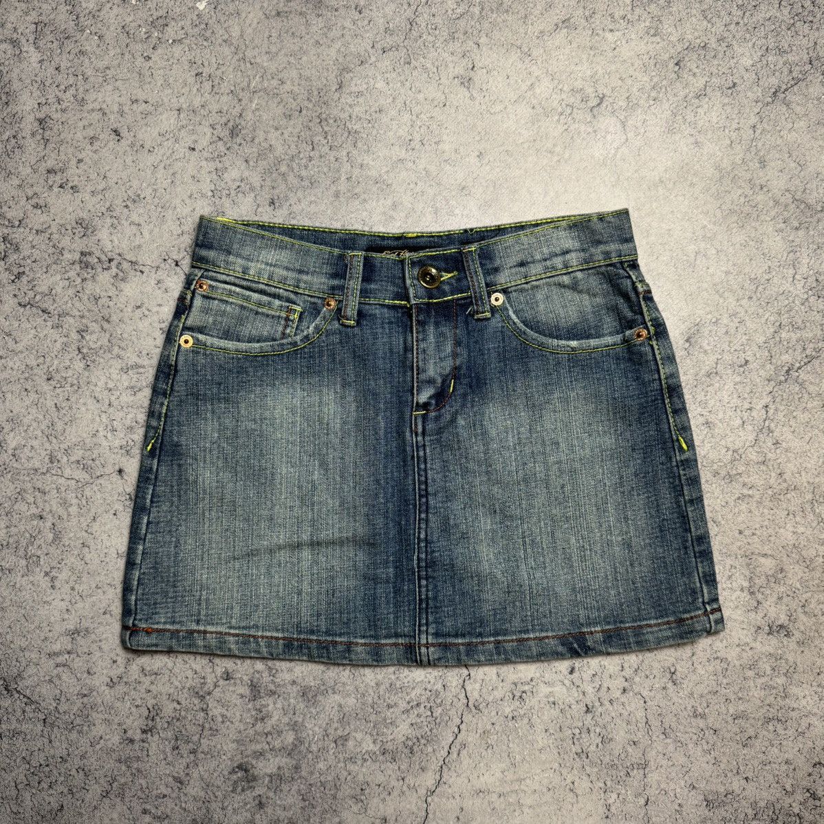 Ed Hardy NEW ED HARDY Vintage Denim Skirt Size 27" / US 4 / IT 40 - 2 Thumbnail