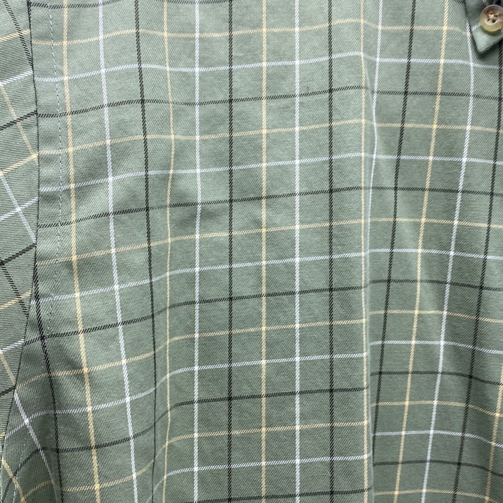 L.L. Bean L.L. Bean wrinkle resistant 100% cotton button down size M Size US M / EU 48-50 / 2 - 5 Thumbnail