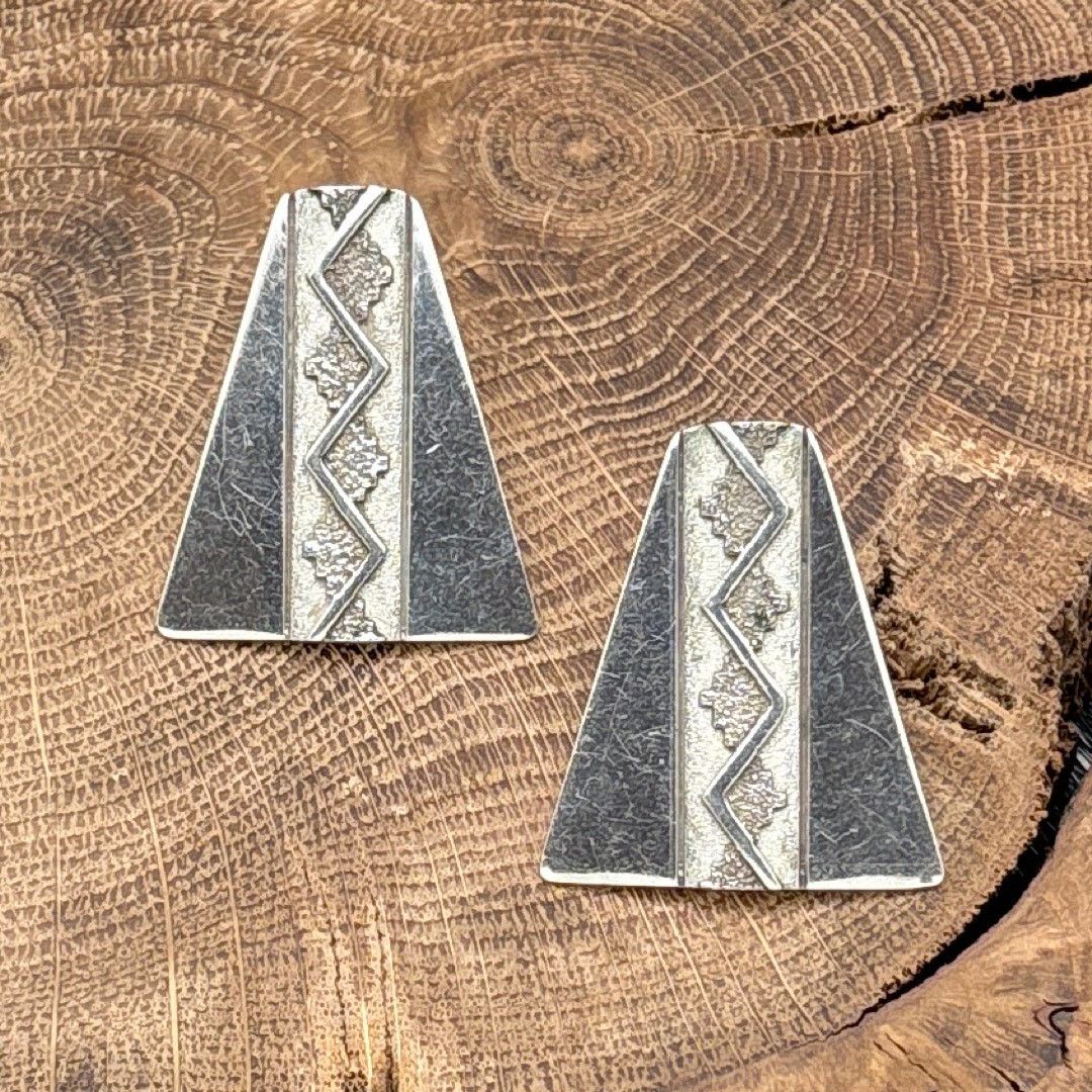 Native RAYNARD J SCOTT Navajo Sterling Triangle Earrings Blanket Size ONE SIZE - 1 Thumbnail